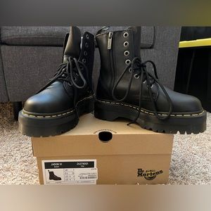 Doc Martens Jadon III platform boot